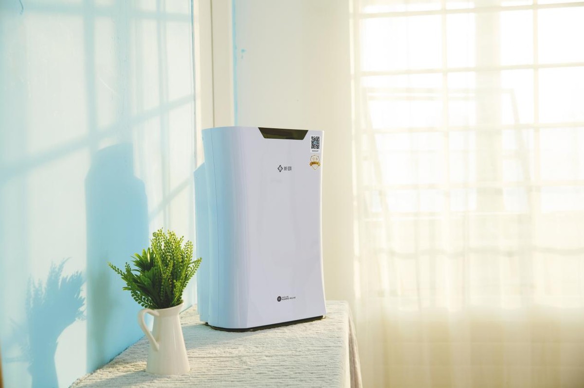 新颐小白空气净化器酸臭味,新颐小白和舒乐氏空气净化器对比