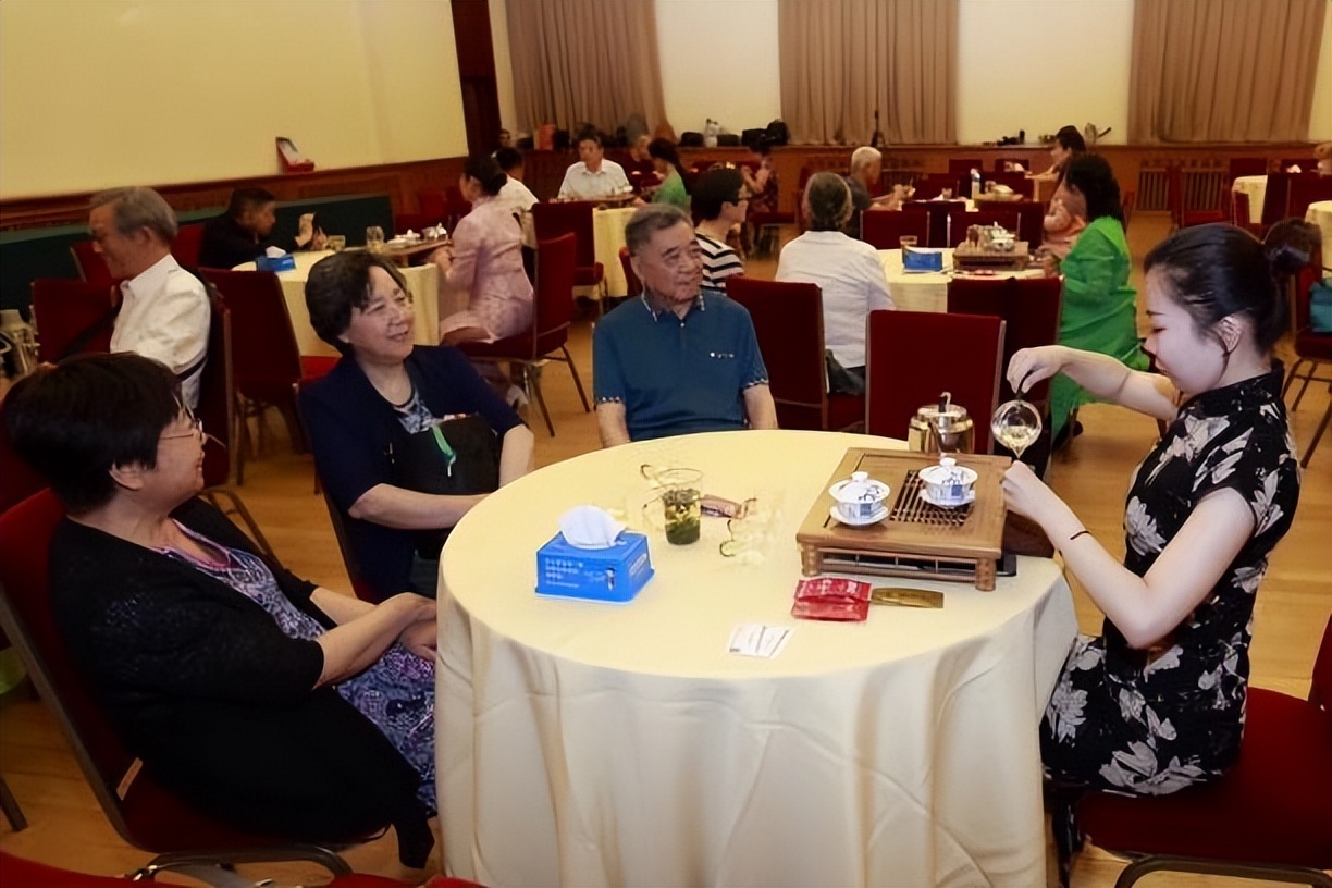 张坤（Queen）老师商务礼仪专家