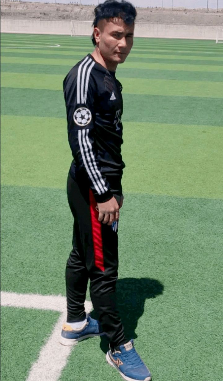 努尔飞腿赛场进球,努尔飞腿打进第一个职业进球