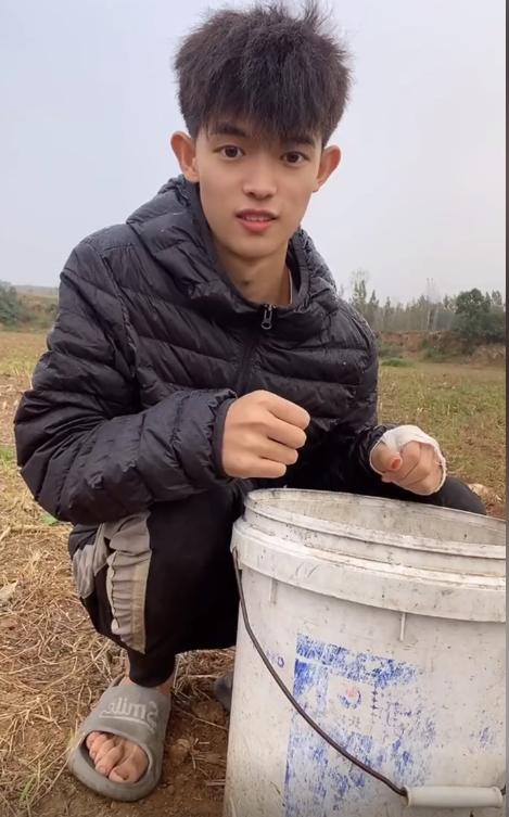 苏小宇之前不是有一千多万粉丝吗,最穷的网红苏小宇