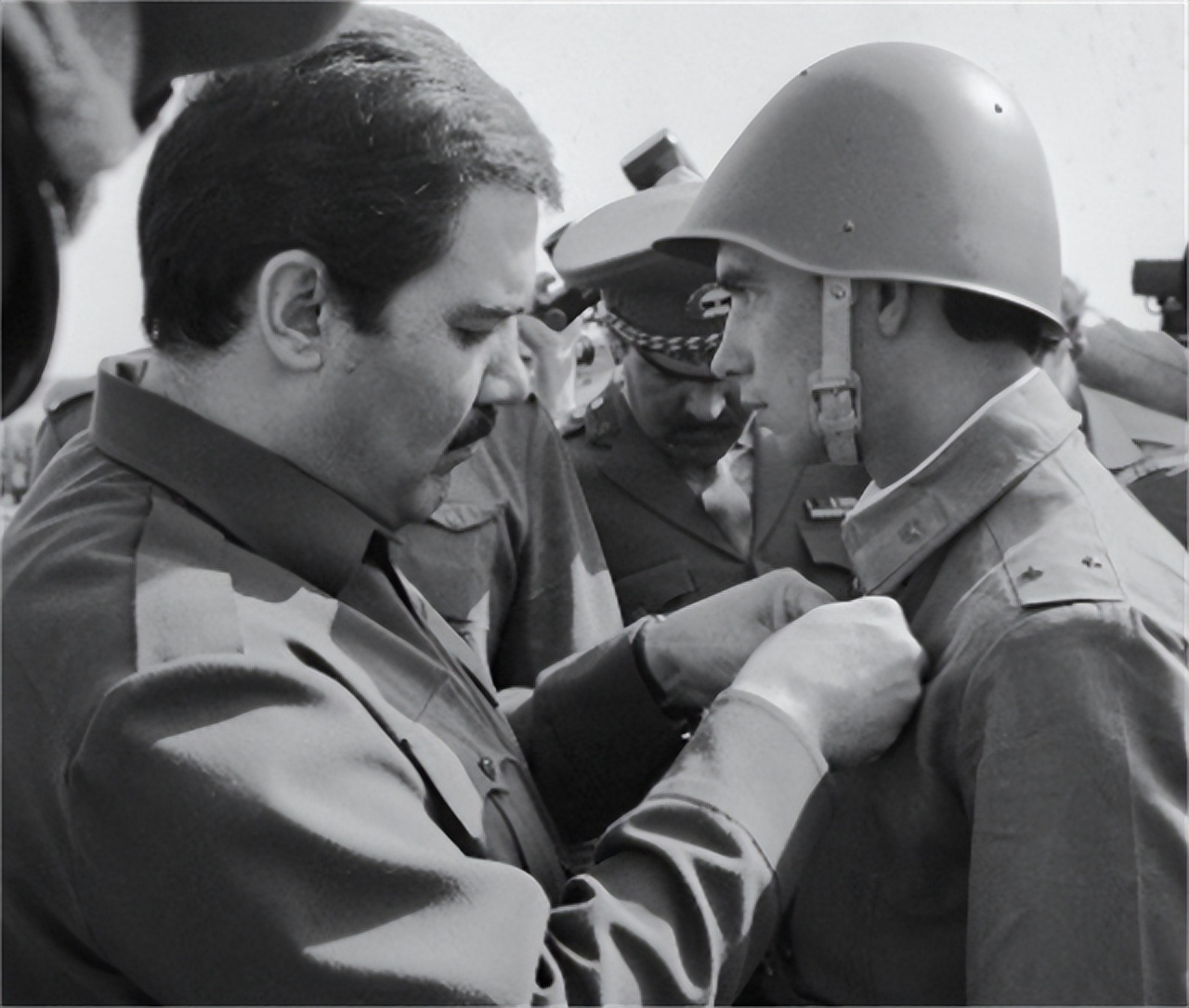 1996年，阿富汗的前总统纳吉布拉，遭遇残忍阉割，尸体被扔臭水沟