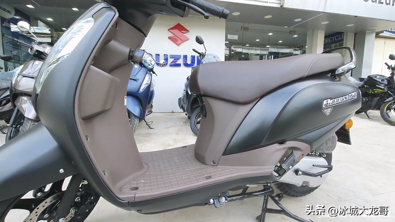 铃木平踏板250哪款好,铃木平踏踏板车全系列