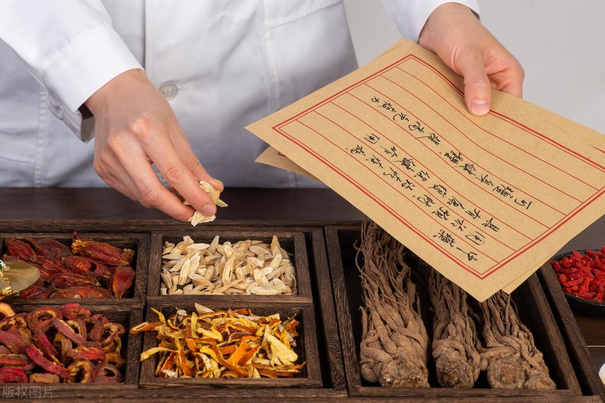 治疗白发变黑发最有效的药物,白发变黑发最好的方法吃什么药