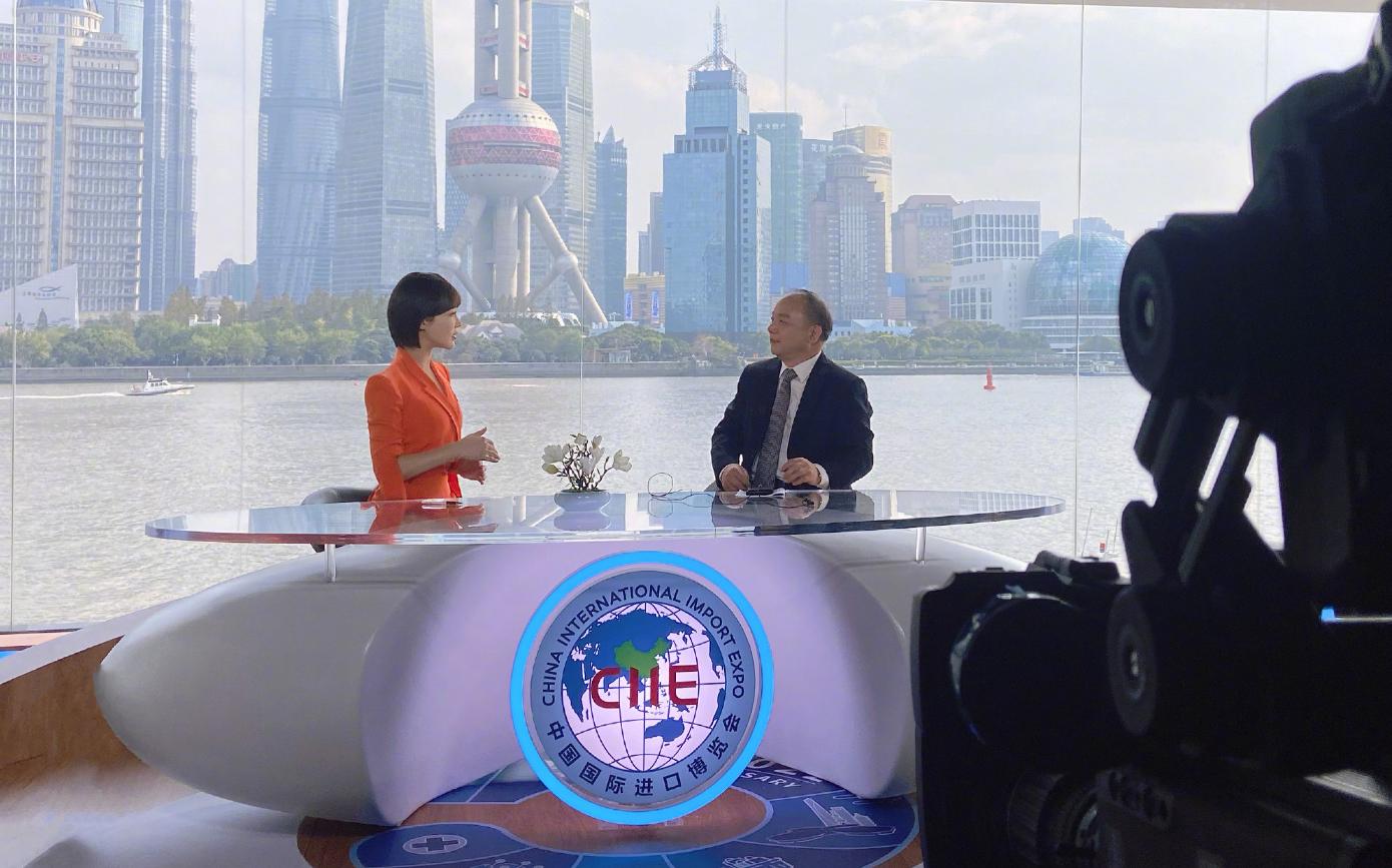 央视主持胡蝶父母从事什么工作,央视主播胡蝶出生日