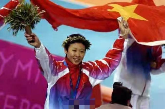 冯坤嫁给泰国女排教练,女排队长冯坤结婚了吗