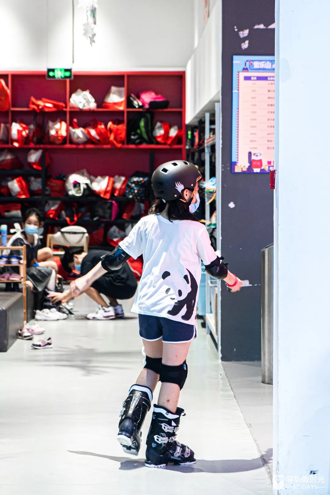 冰雪世界深圳哪来的雪,全球最大室内雪世界冰雪中心