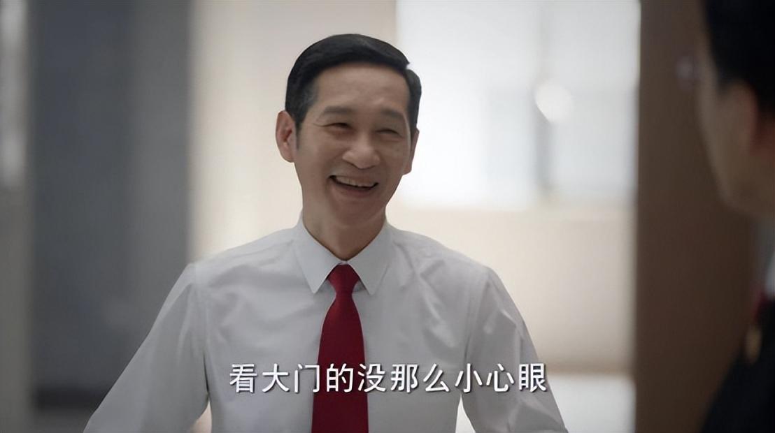 给2022年“进步最大的十位男演员”排个名：靳东第十，王骁第二