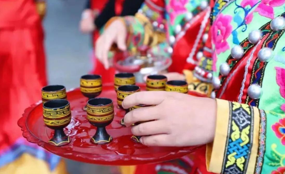 云南楚雄彝族人的习俗,彝族春节习俗大全