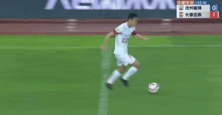 中超积分榜最新排名上海申花,中超最新积分榜申花稳居第一