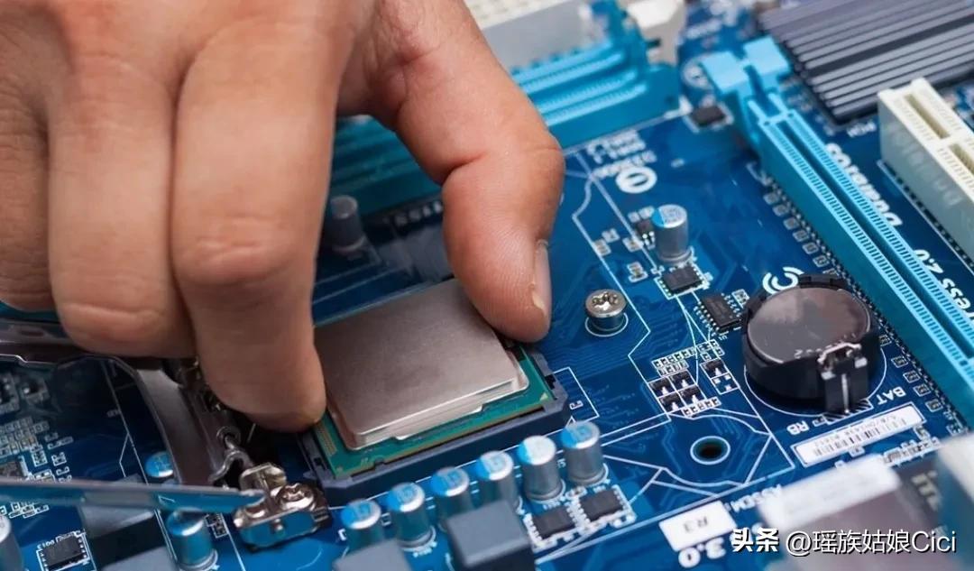 买笔记本电脑怎么看配置和性能,买电脑怎么看才不被坑