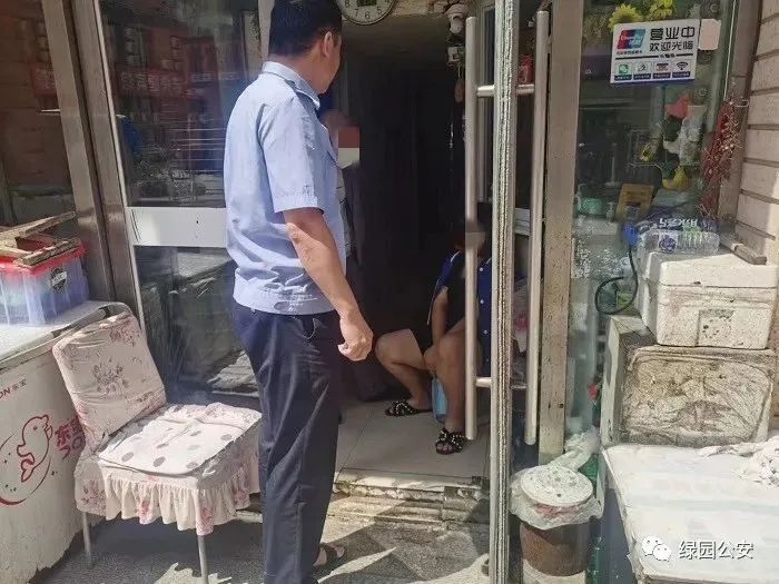 13岁女孩离家出走被民警宾馆寻回,17岁女孩离家出走民警通宵寻人