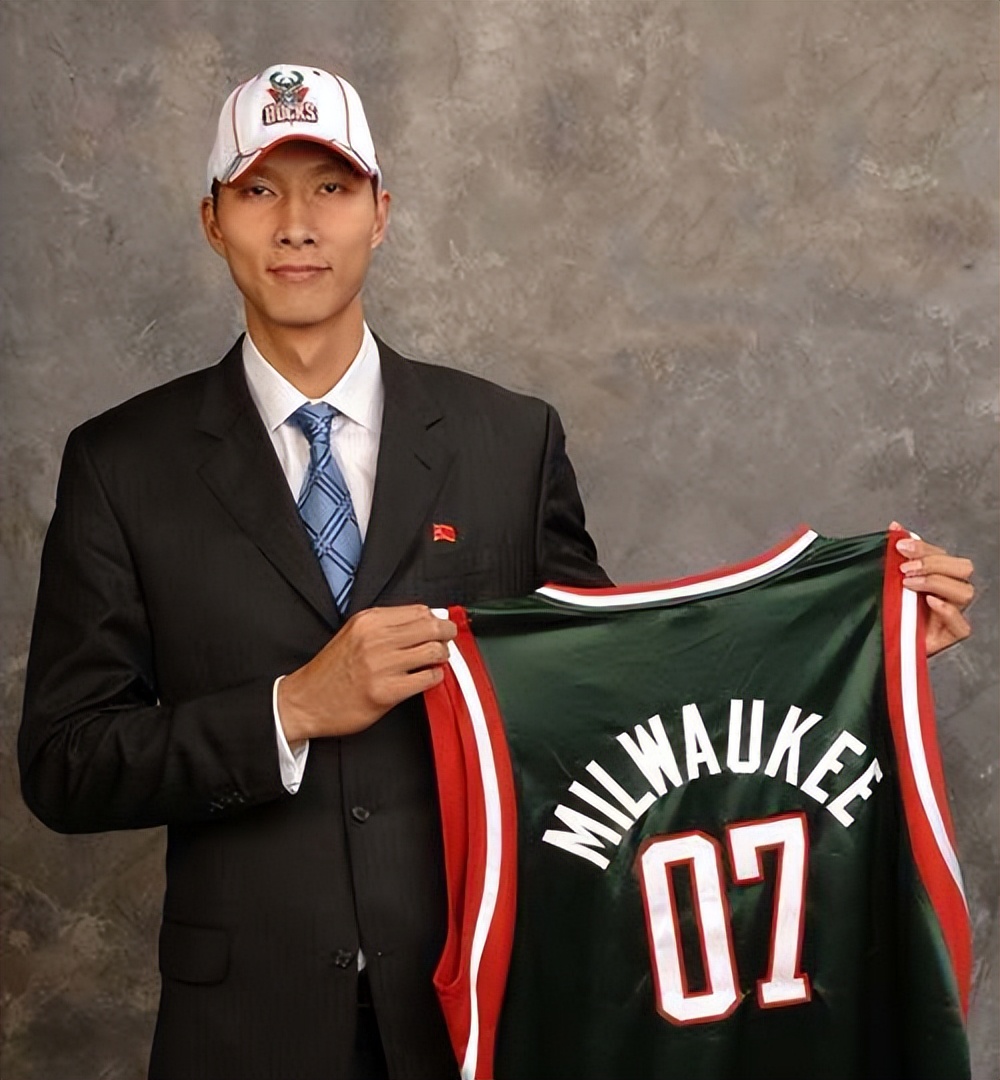 易建联追求过刘亦菲,易建联身价上亿迎娶巴西宝贝