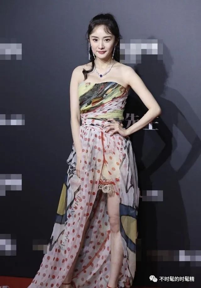 胸大怎么穿衣服不肿,胸大怎样穿衣服才显胸小