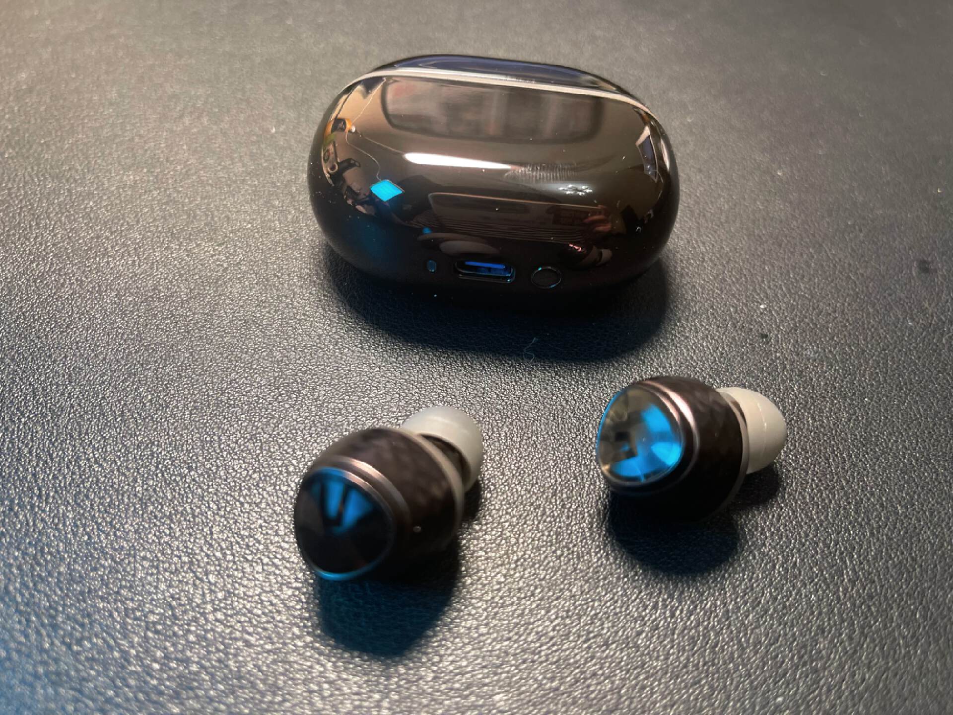 买耳机认准Hi-Res小金标！泥炭Engine4蓝牙耳机：300元档不二之选