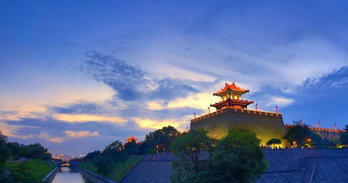 西安旅游必去的10个景点推荐,陕西西安旅游景点攻略