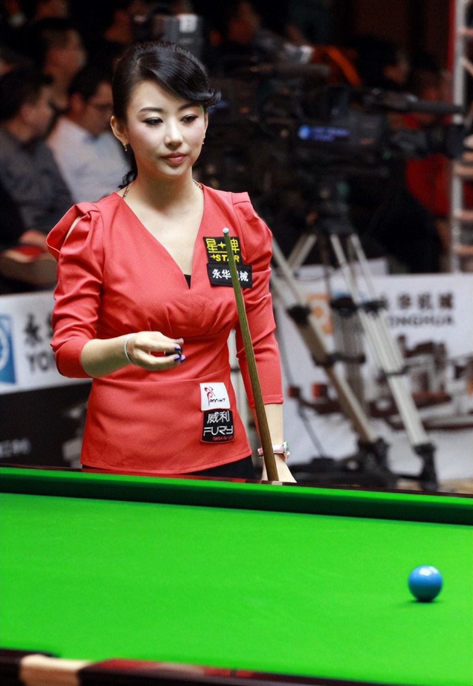 九球天后潘晓婷为何至今单身,九球冠军潘晓婷有几任丈夫