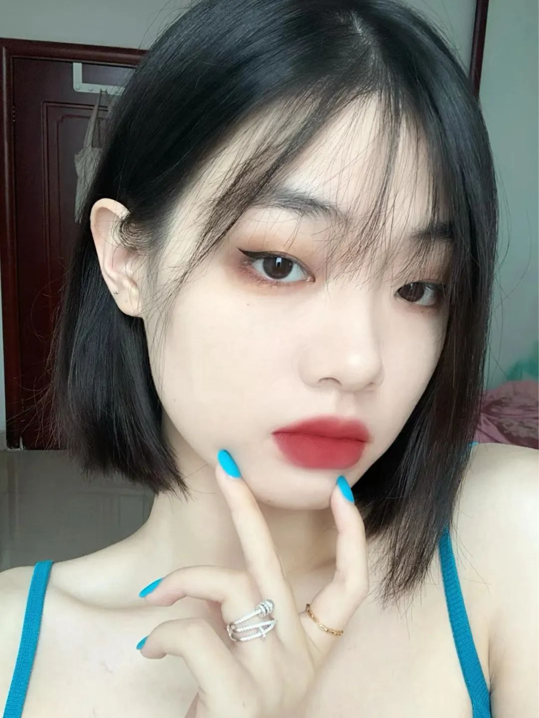 杨超越整了容吗,杨超越变了一个样子吗