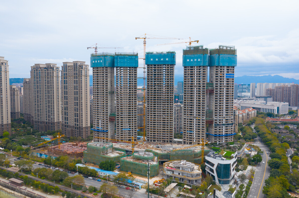 我们的房子70年产权到期后怎么办,城市的房子70年产权到期后怎么办