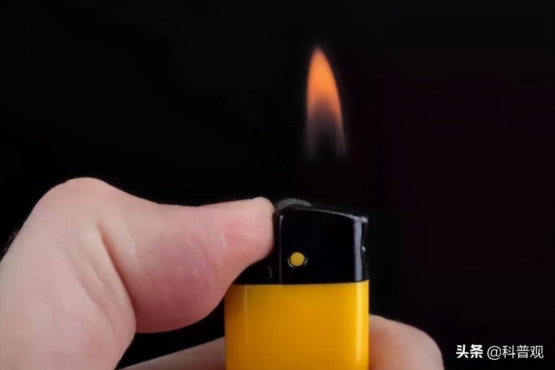 农户家中惊现两米长剧毒眼镜王蛇,3米长眼镜蛇被狗咬