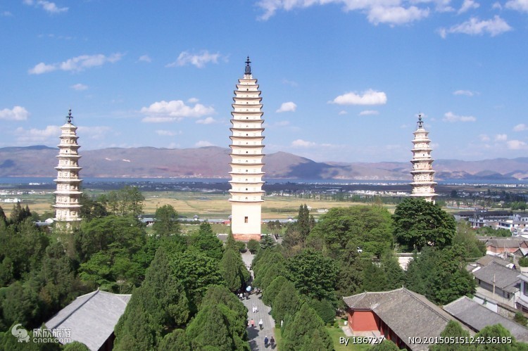 去云南旅游报团还是自由行比较好,去云南跟团旅游怎么样报团便宜点