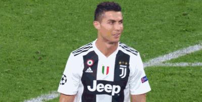 足球场上庆祝时刻,足球场上庆祝的名场面