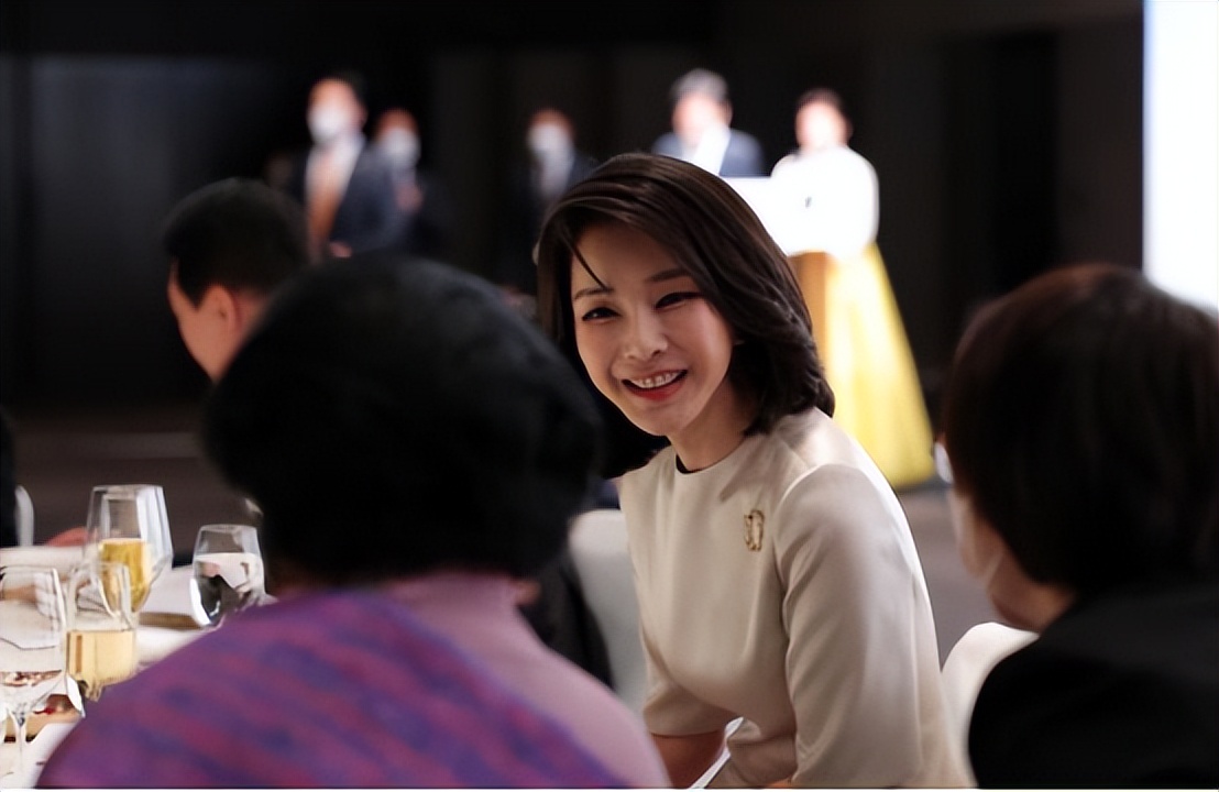 韩国最美夫人第一名,韩国夫人到底有多美出场惊艳世界