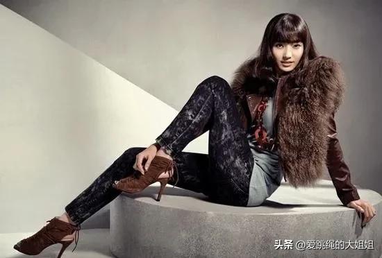 lisa和韩彩英谁是真人芭比 (韩彩英吊带)