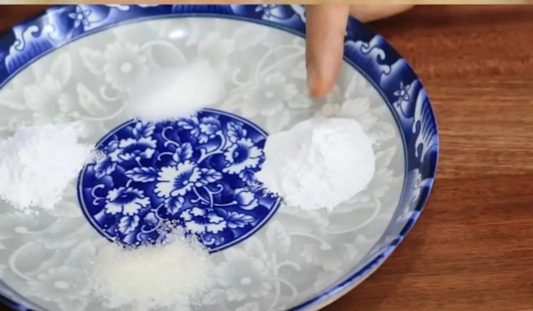 蓬松酥脆小油条做法,蓬松松软的小油条做法与配方