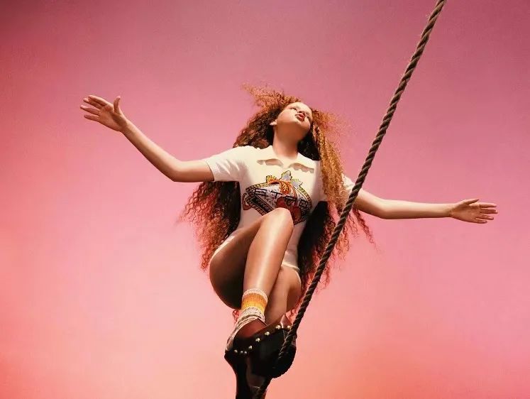 2023.05.05快报|之禾推出“中国人的衣橱”系列；潘多拉暂缓中国市场扩张计划；VIRÓN在上海开设快闪店