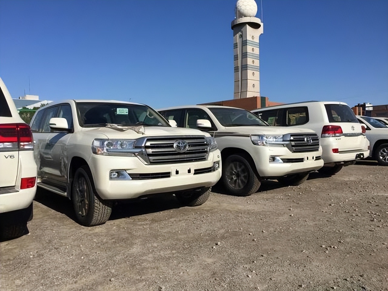 天津港的*口车进**，为啥打6折销售都没人买？内行人说出了2个原因