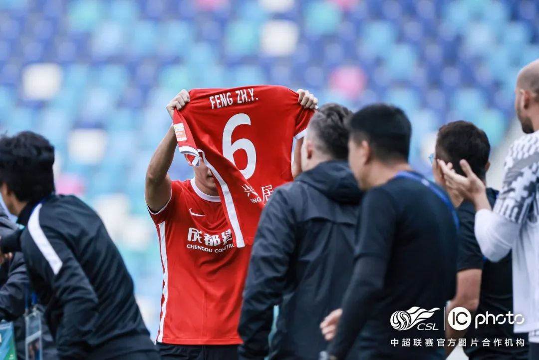 蓉城胡睿宝进球,胡睿宝凌空抽射