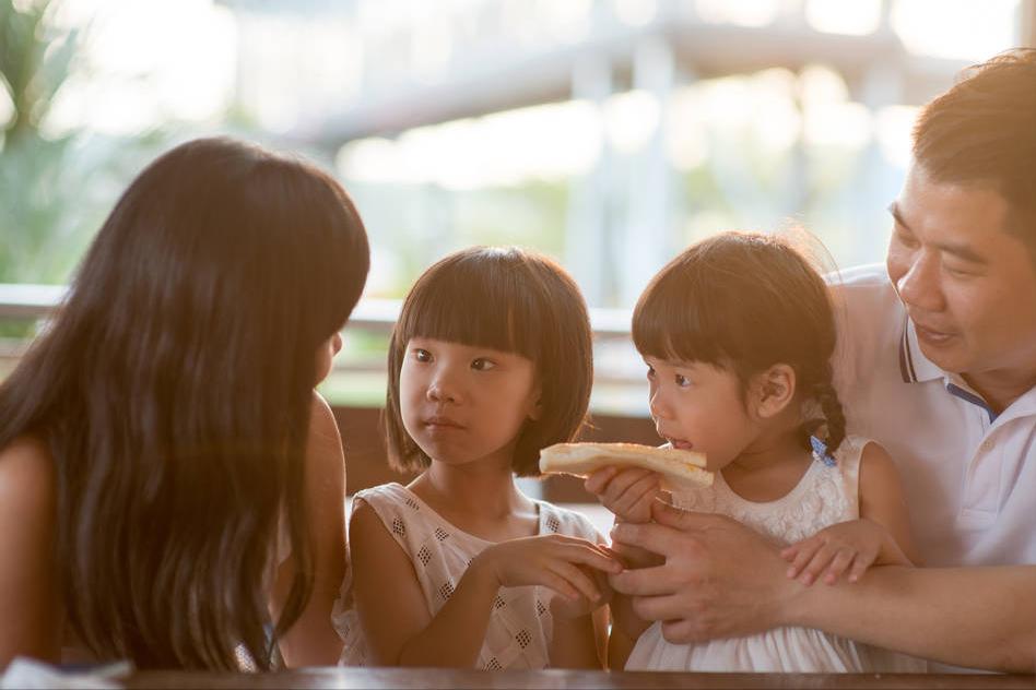 父母秀恩爱能有多甜,父母秀恩爱好吗