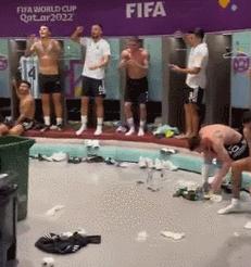 墨西哥拳王向梅西发起挑战：*辱侮**墨西哥队服就要付出代价