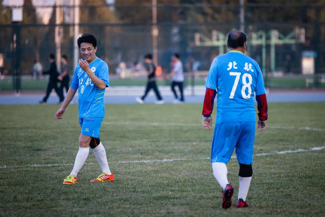 青春,真好——北航校园足球公益基金启动式之校友返校绿荫风云