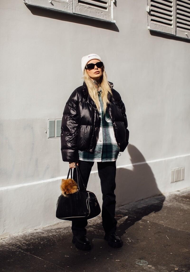 年轻人适合穿什么样皮质羽绒服,羽绒服穿上很有气质