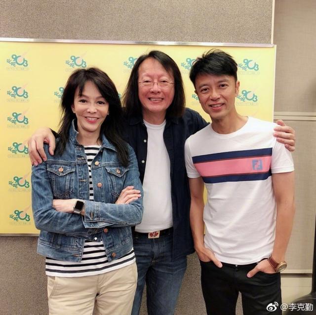 老演员整容脸变形,老年人整容前后照片