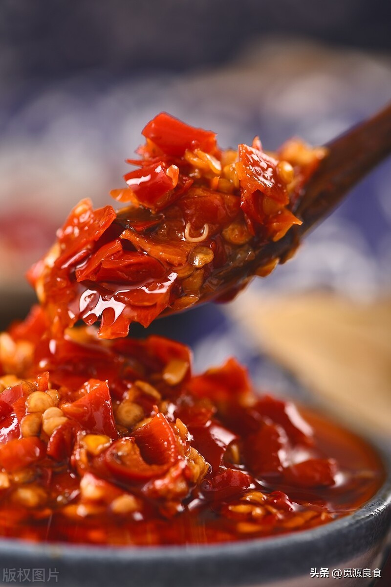 做辣椒酱不放盐的视频,五香辣椒酱用不用加盐