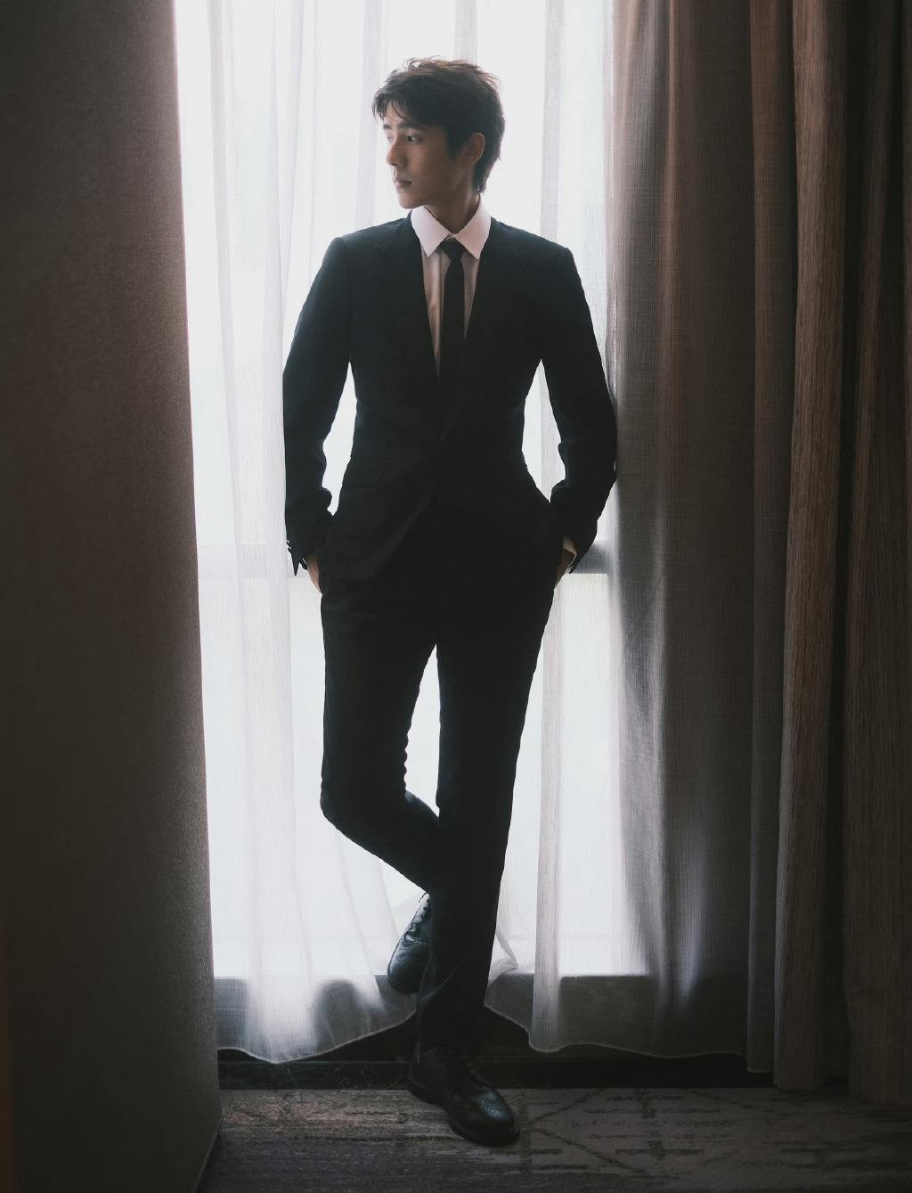 十位穿西装的男明星你最喜欢谁,穿西装很帅的一个男的