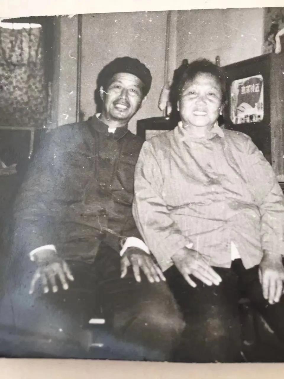 难忘的12月简谱,难忘的十二月份