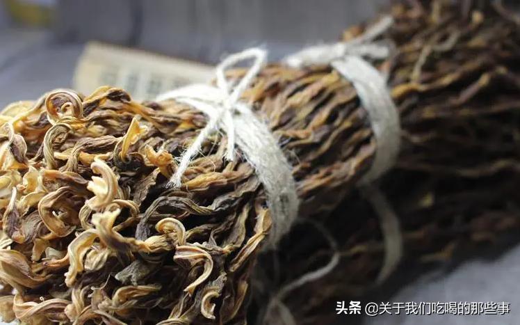 晒干豆角晒了一天就下雨怎么办,晒豆角干不黑最简单的方法