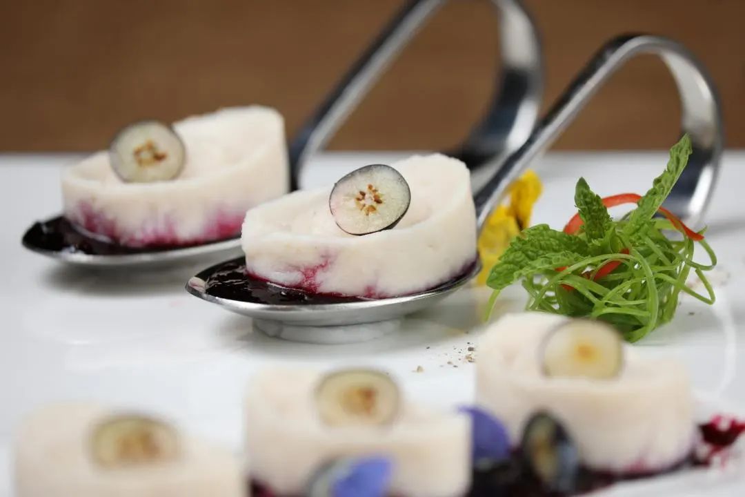 俯瞰鼓浪屿的全景尽收眼底,发现这里