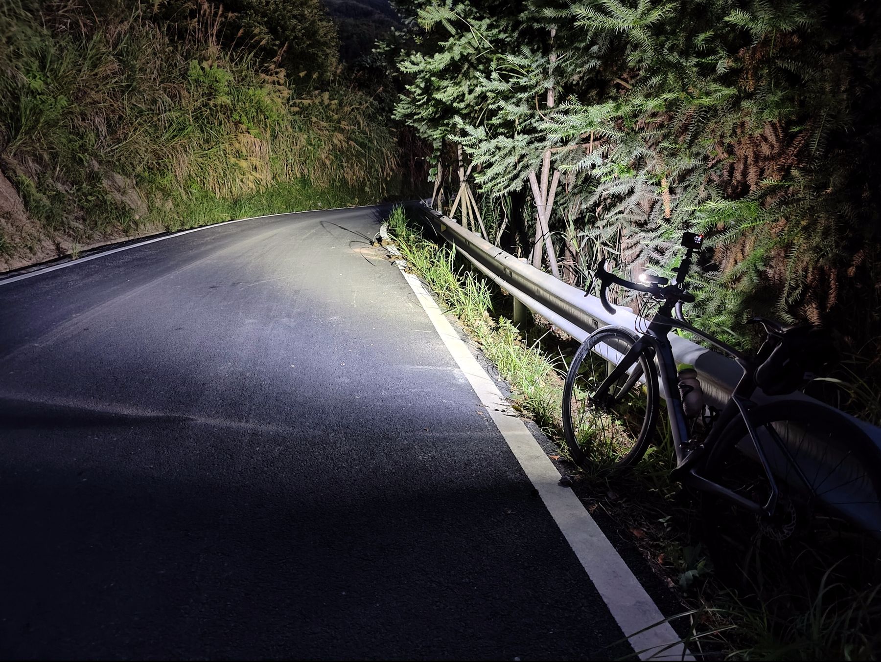 前行的路一片坦途,前行的道路一片光明