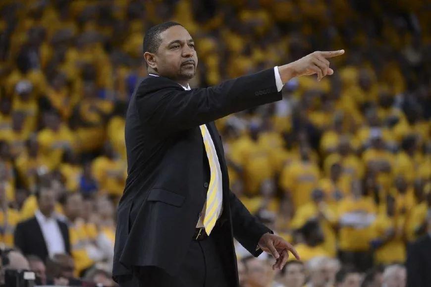 用一生来对抗傲慢与偏见，万字长文记录库里的乔丹精神