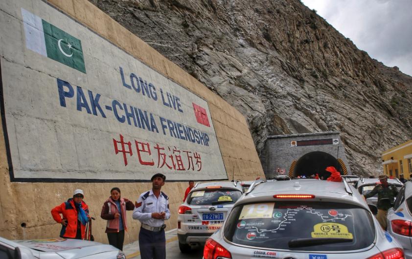 1968，巴基斯坦没钱修路，毛主席直接拨款5亿，如今才知真高明