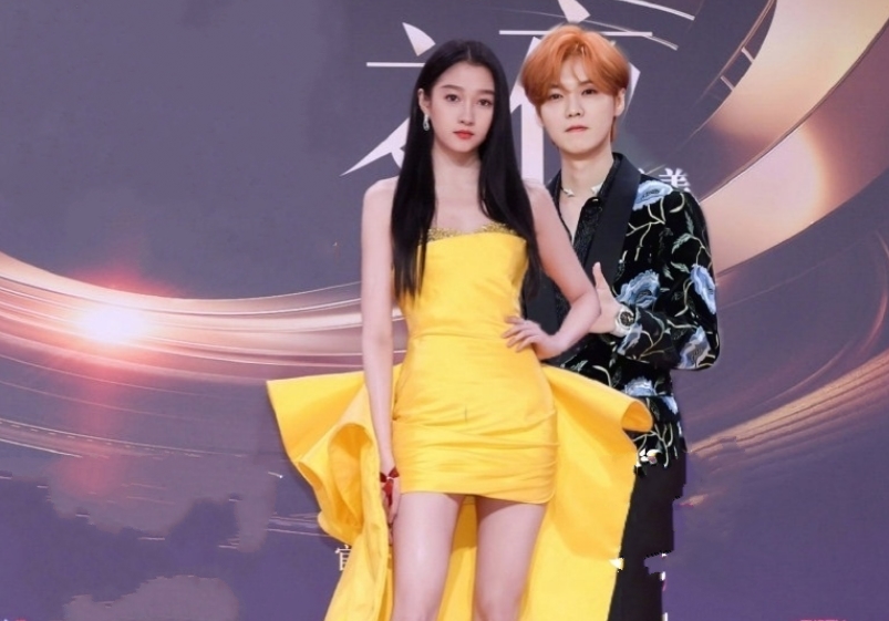 鹿晗巅峰期给足了关晓彤安全感,鹿晗炸裂视频