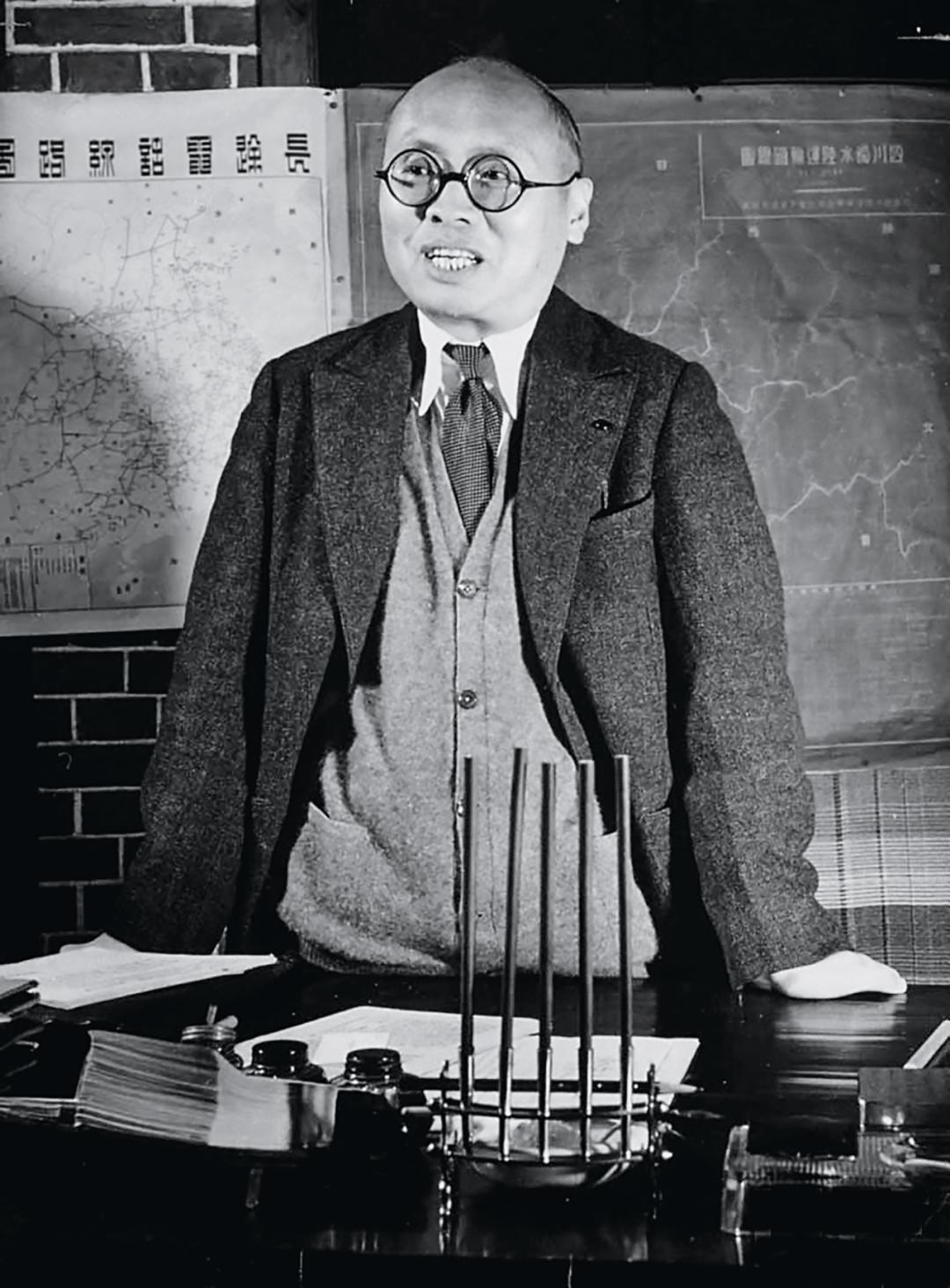 张嘉益历史中的转折,张嘉译现实