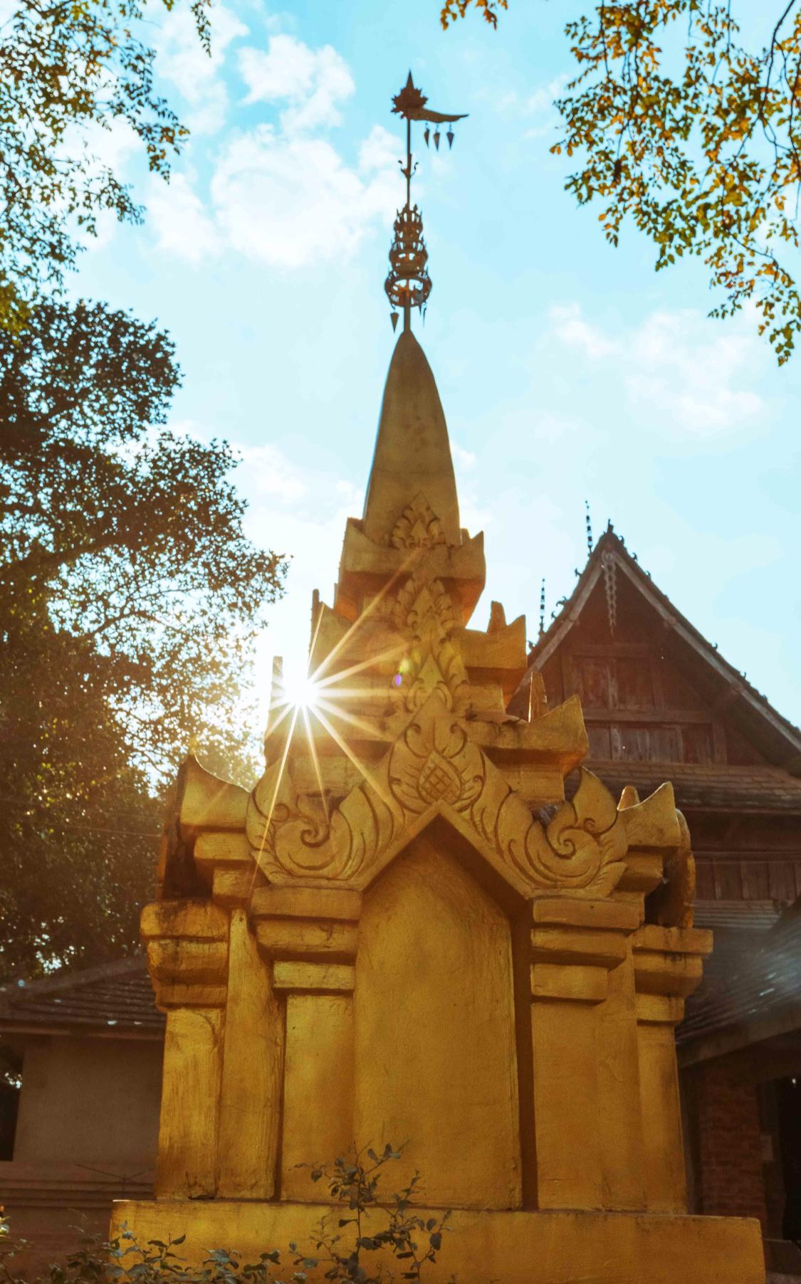 骂版纳是因为你没走出告庄玩版纳跟着小姐姐们走你才晓得味道