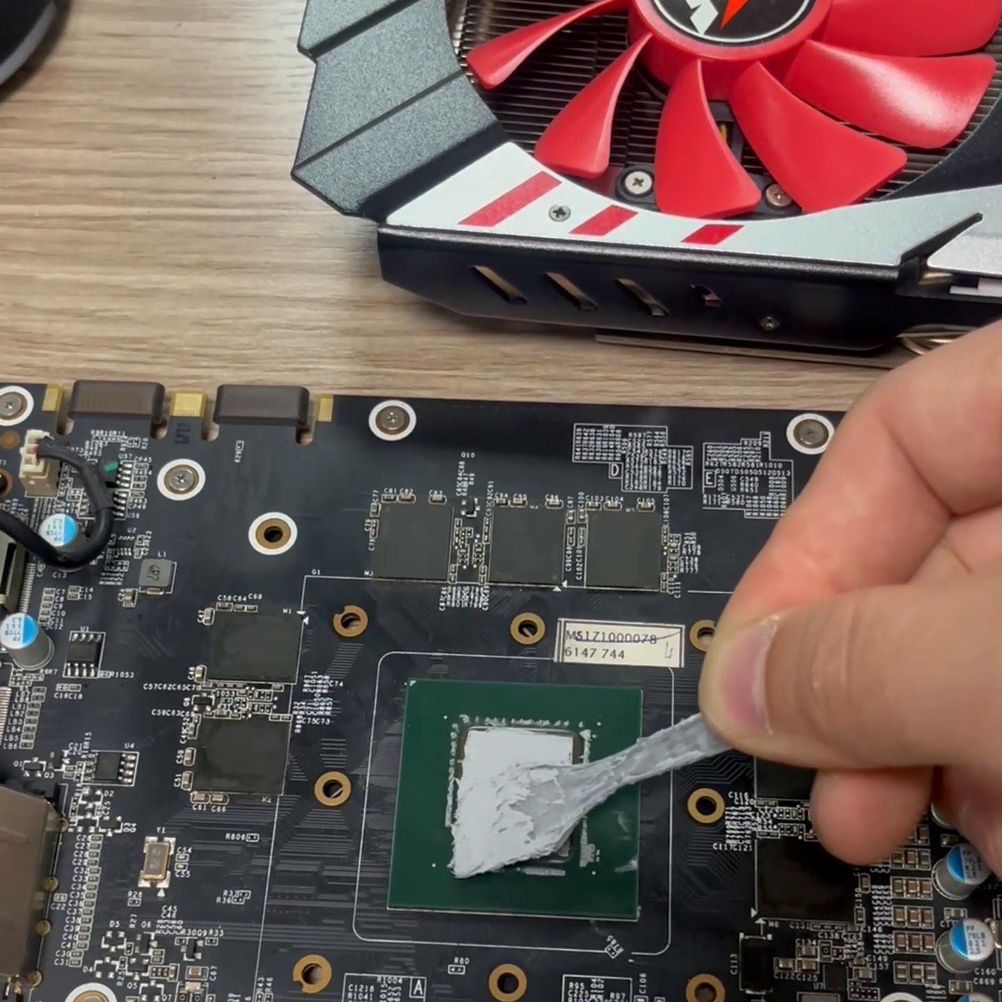 1700块买个1070显卡,3000元1070显卡