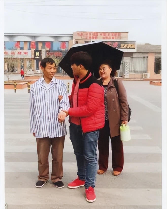 速写人物素材100例,速写照片1000例