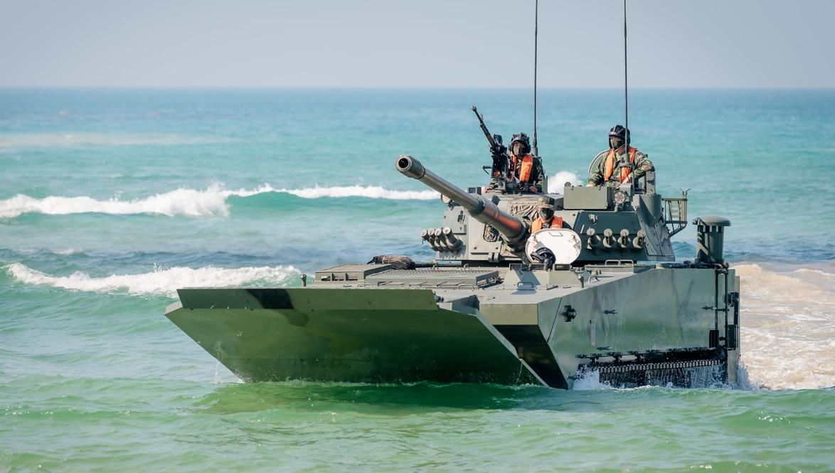 vn16两栖装甲车,vn16装甲车